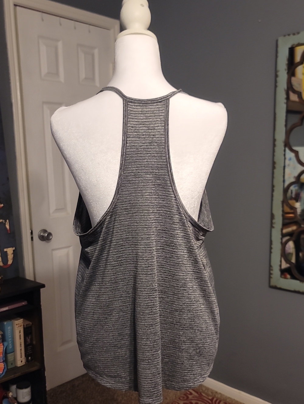 Old Navy Active Halter Top - Picture 3 of 4